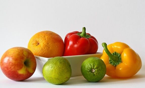 Apfel, Orange, Paprika und Limette